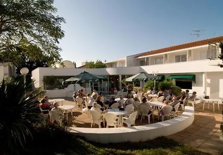 Ξενοδοχείο Le Robinson 3*