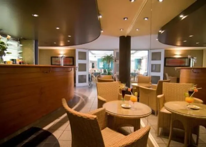 Hotell Le Robinson 3*