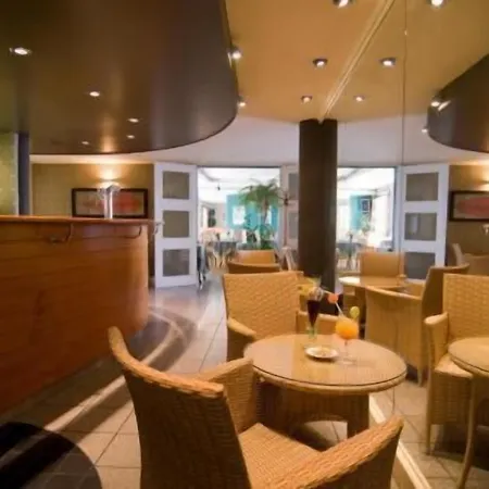 מלון Le Robinson 3*