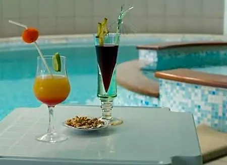 Le Robinson Hotel 3*