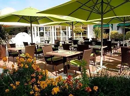 Le Robinson Hotel 3*
