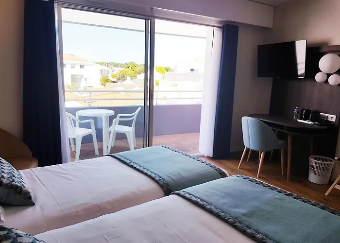 Le Robinson Hotel 3*